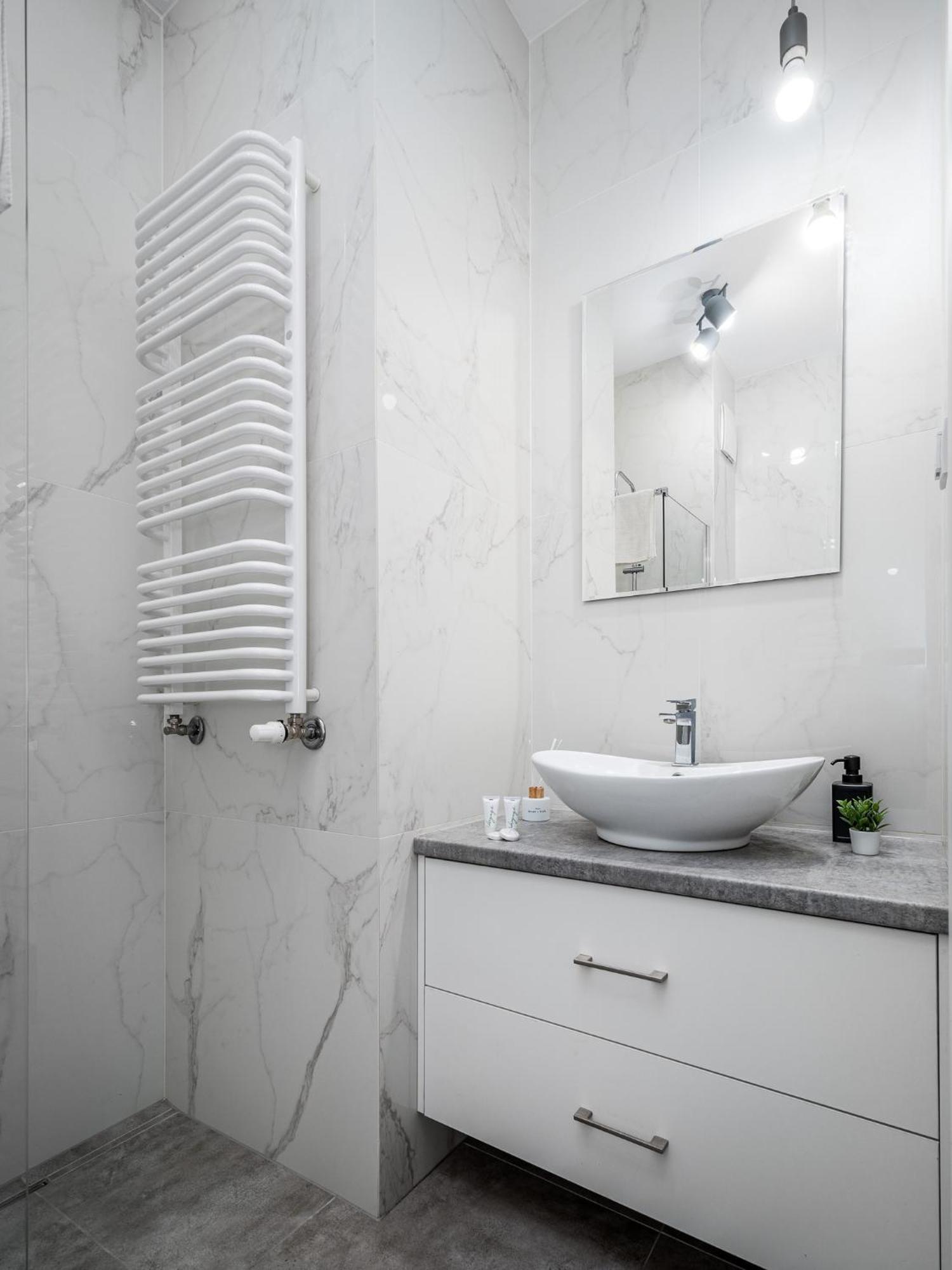 Apart D&K Free Parking Aleja Prymasa Tysiaclecia 83A Apartment Варшава Екстериор снимка